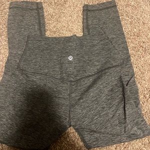 Lululemon high rise 23’ crop leggings in grey